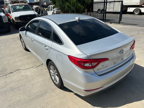 Used 2015 Hyundai Sonata SE FWD image 4