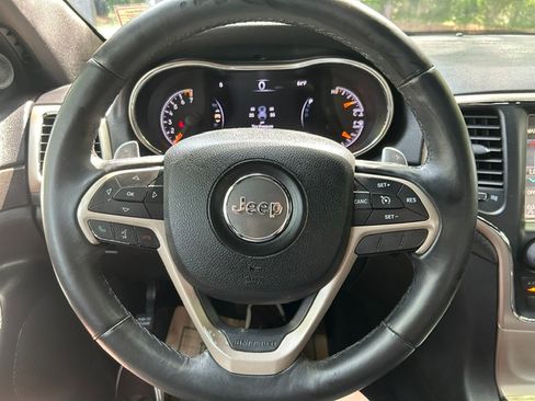 Used 2017 Jeep Grand Cherokee 2WD Laredo image 11