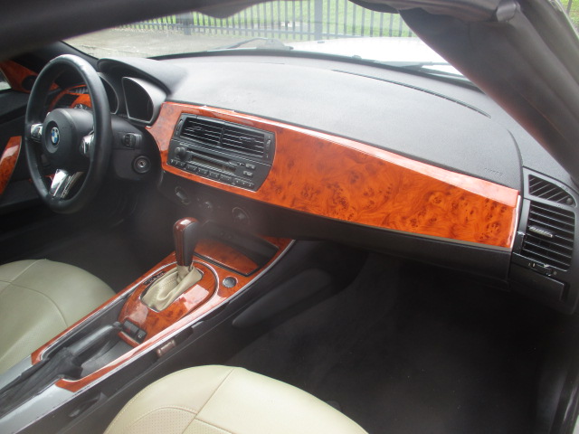Used 2006 BMW Z4 3.0i Roadster RWD image 12