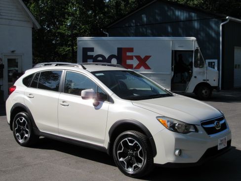 Used 2014 Subaru XV Crosstrek 2.0i Limited AWD/4WD image 10