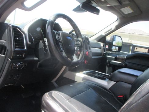 Used 2018 Ford F350 4x4 Crew Cab Super Duty image 11