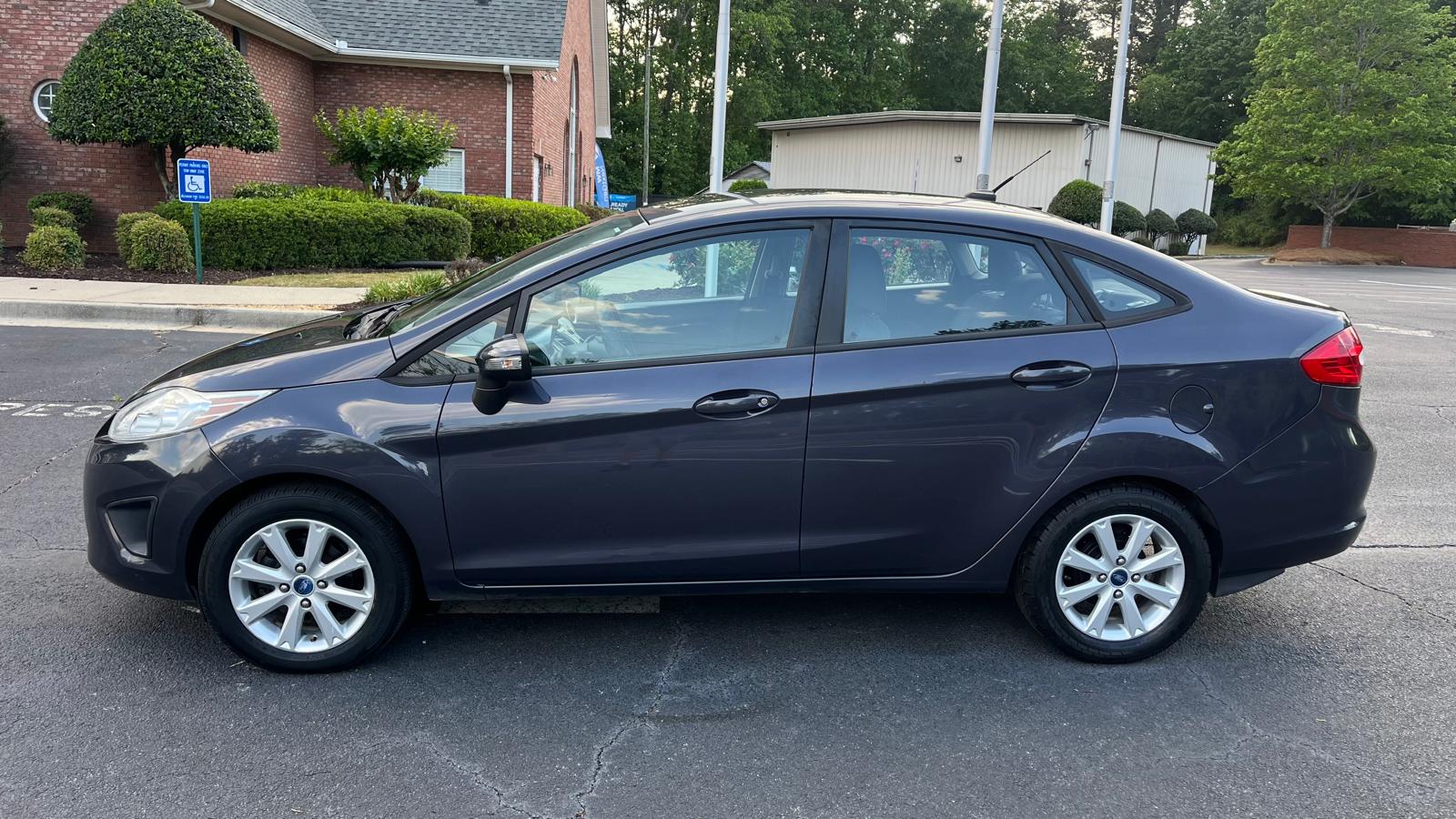 Used 2013 Ford Fiesta SE Sedan FWD image 8