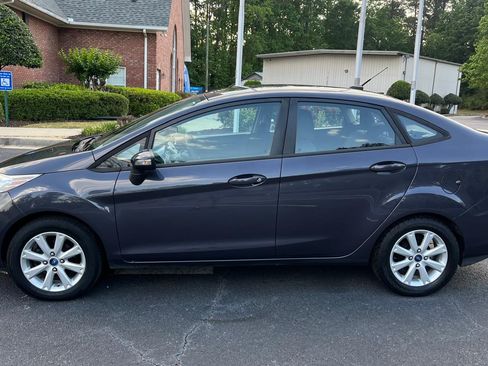 Used 2013 Ford Fiesta SE Sedan FWD image 8