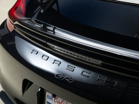 Used 2016 Porsche Cayman GT4 image 76