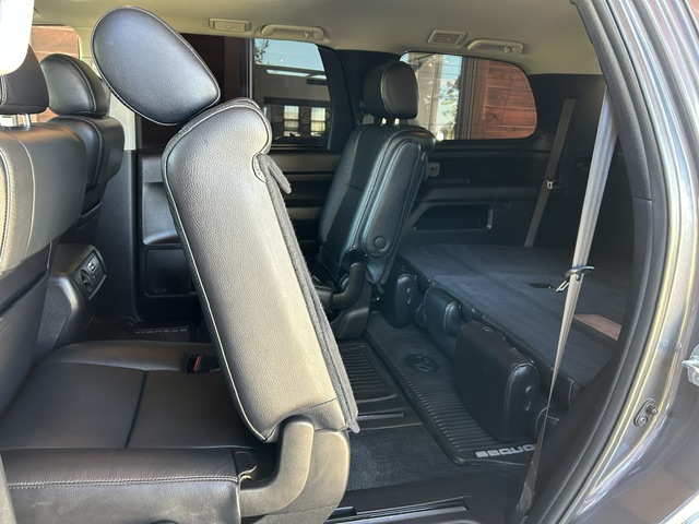 Used 2018 Toyota Sequoia 4WD SR5 image 15