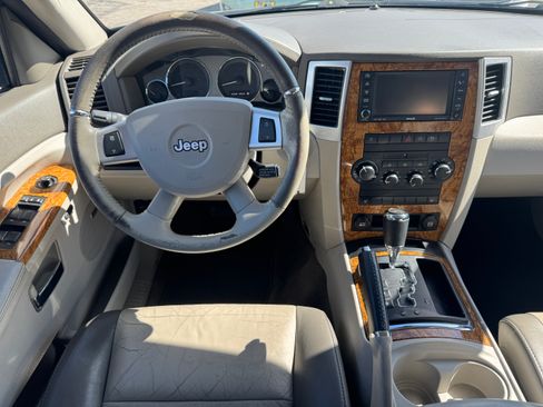 Used 2009 Jeep Grand Cherokee Limited image 23