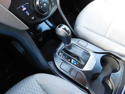 Used 2015 Hyundai Santa Fe Sport image 17
