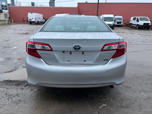 Used 2013 Toyota Camry LE image 5