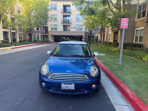 Used 2009 MINI Cooper Hardtop FWD image 1
