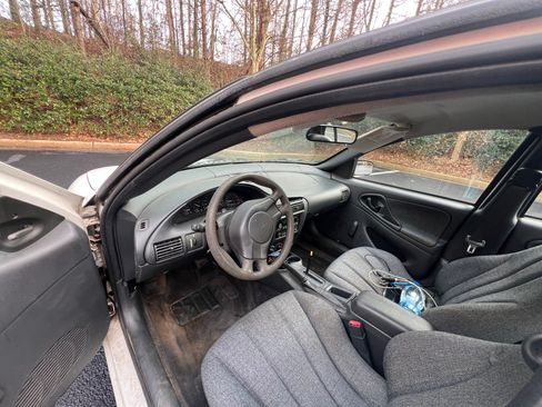 Used 2005 Chevrolet Cavalier image 10