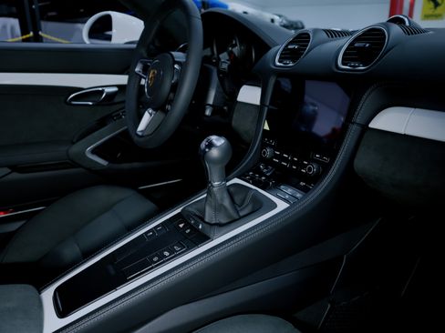 Used 2024 Porsche 718 Cayman GTS image 27