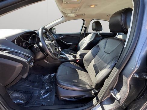 Used 2014 Ford Focus Titanium image 2