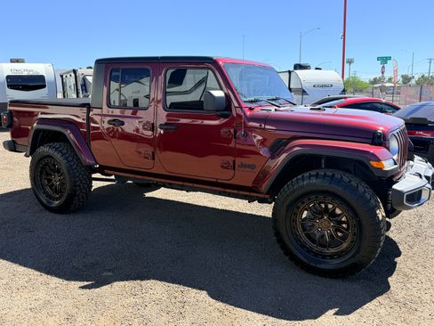 Used 2021 Jeep Gladiator Sport image 4