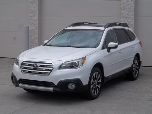 Used 2016 Subaru Outback 2.5i Limited AWD/4WD image 1