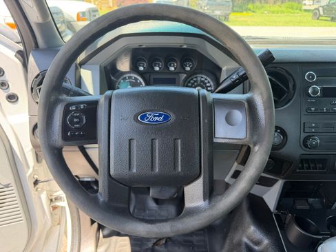 Used 2013 Ford F250 2WD Regular Cab Super Duty image 10