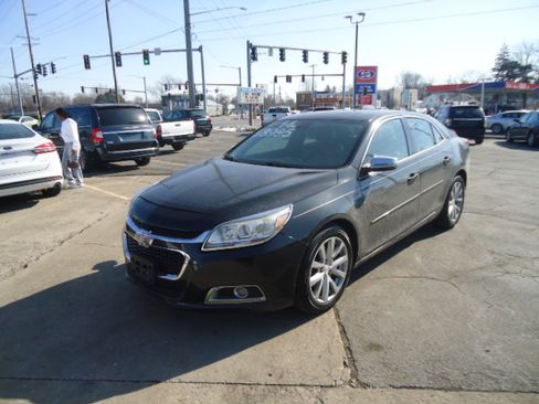 Used 2014 Chevrolet Malibu LT image 2