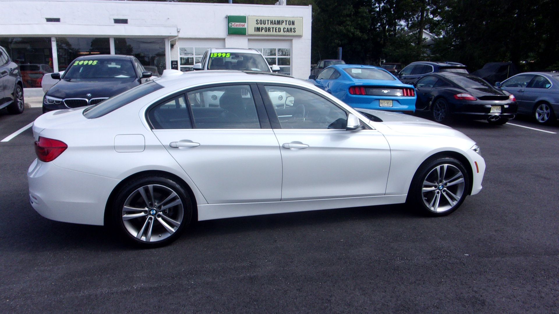 Used 2018 BMW 330i xDrive Sedan AWD/4WD image 5