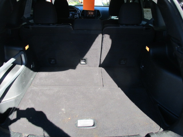 Used 2018 Jeep Cherokee FWD Latitude image 54