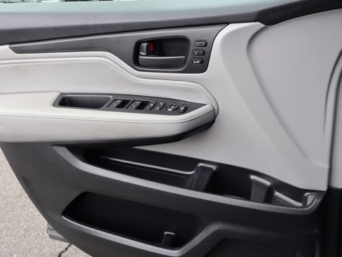 Used 2018 Honda Odyssey Touring image 21
