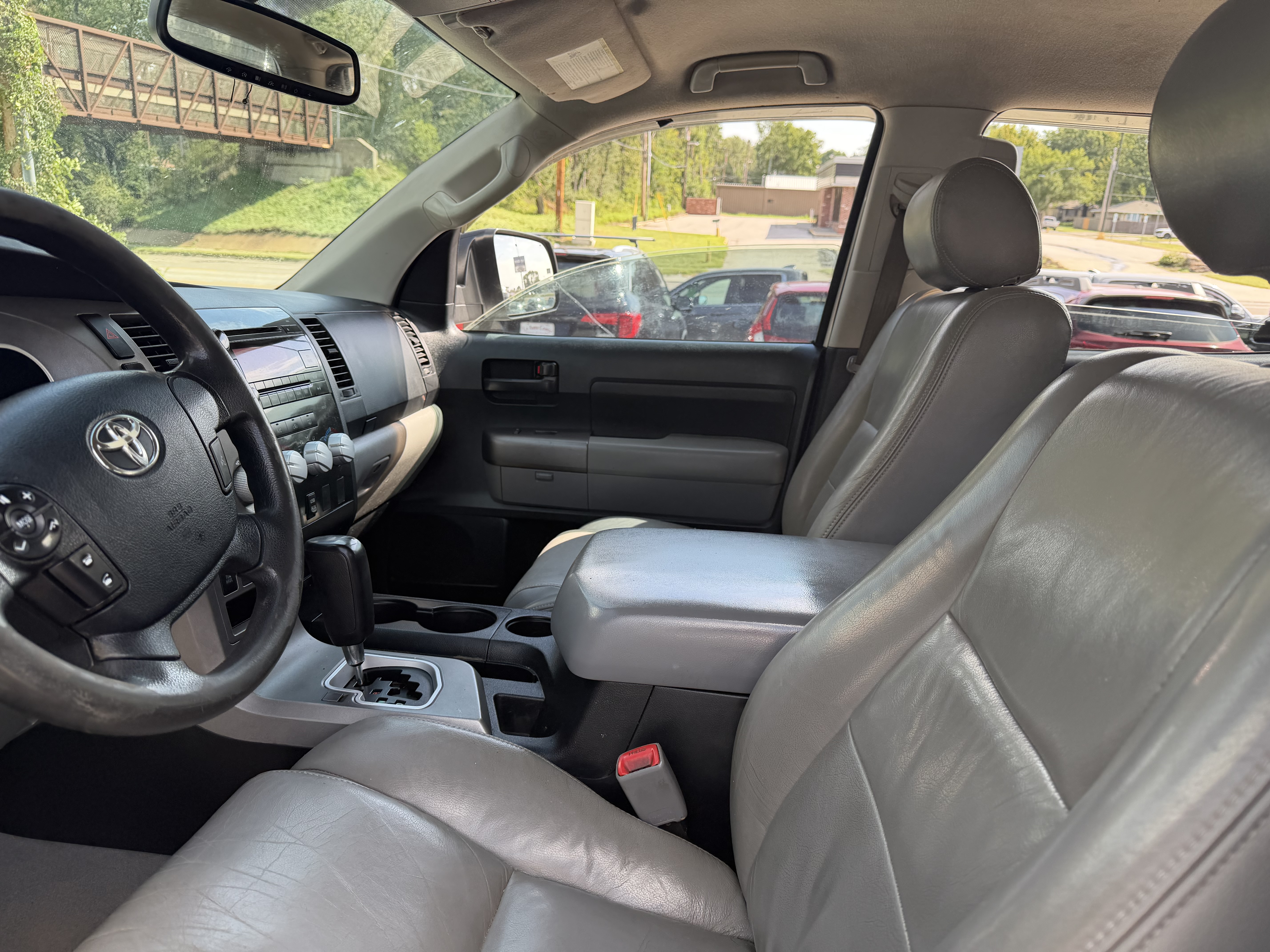 Used 2011 Toyota Tundra 4x4 CrewMax image 15