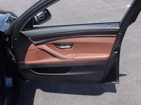 Used 2014 BMW 528i xDrive Sedan AWD/4WD image 29