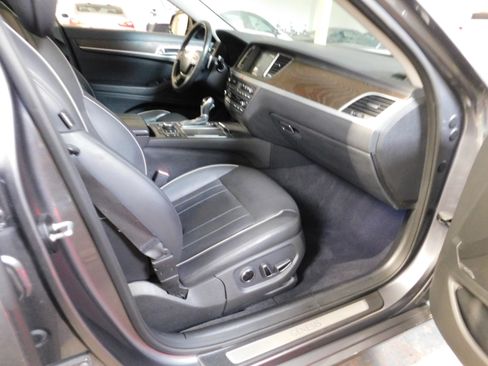 Used 2015 Hyundai Genesis 3.8 image 18