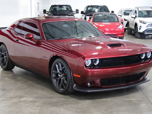 Used 2021 Dodge Challenger R/T image 2