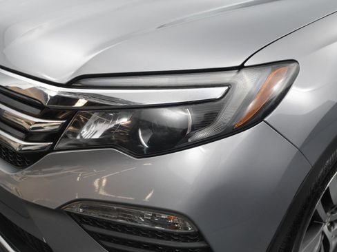 Used 2017 Honda Pilot Touring image 9