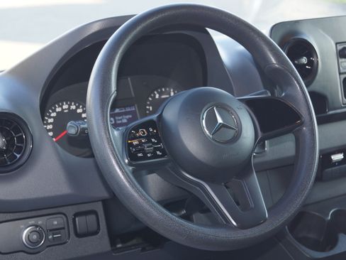 Used 2019 Mercedes-Benz Sprinter image 10