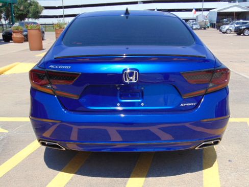 Used 2021 Honda Accord Sport image 7