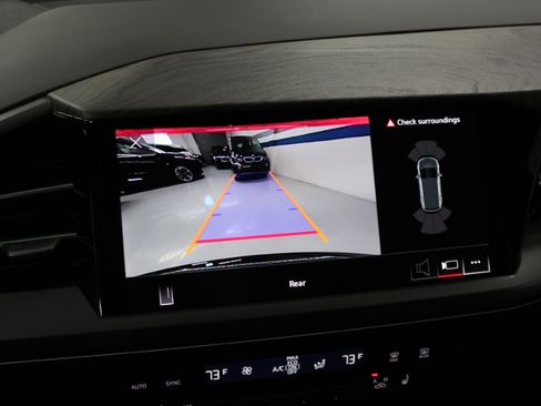 Used 2025 Audi Q4 e-tron Premium image 25