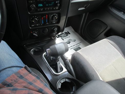 Used 2007 GMC Envoy SLE image 45