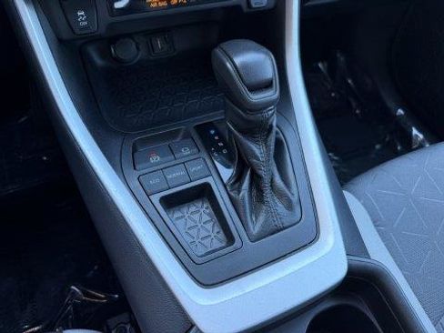 Used 2021 Toyota RAV4 XLE image 19