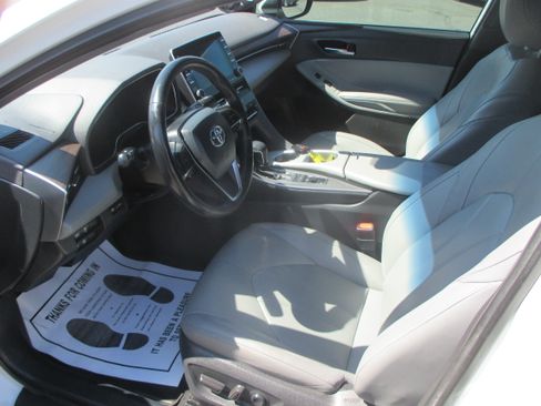 Used 2020 Toyota Avalon XLE image 8