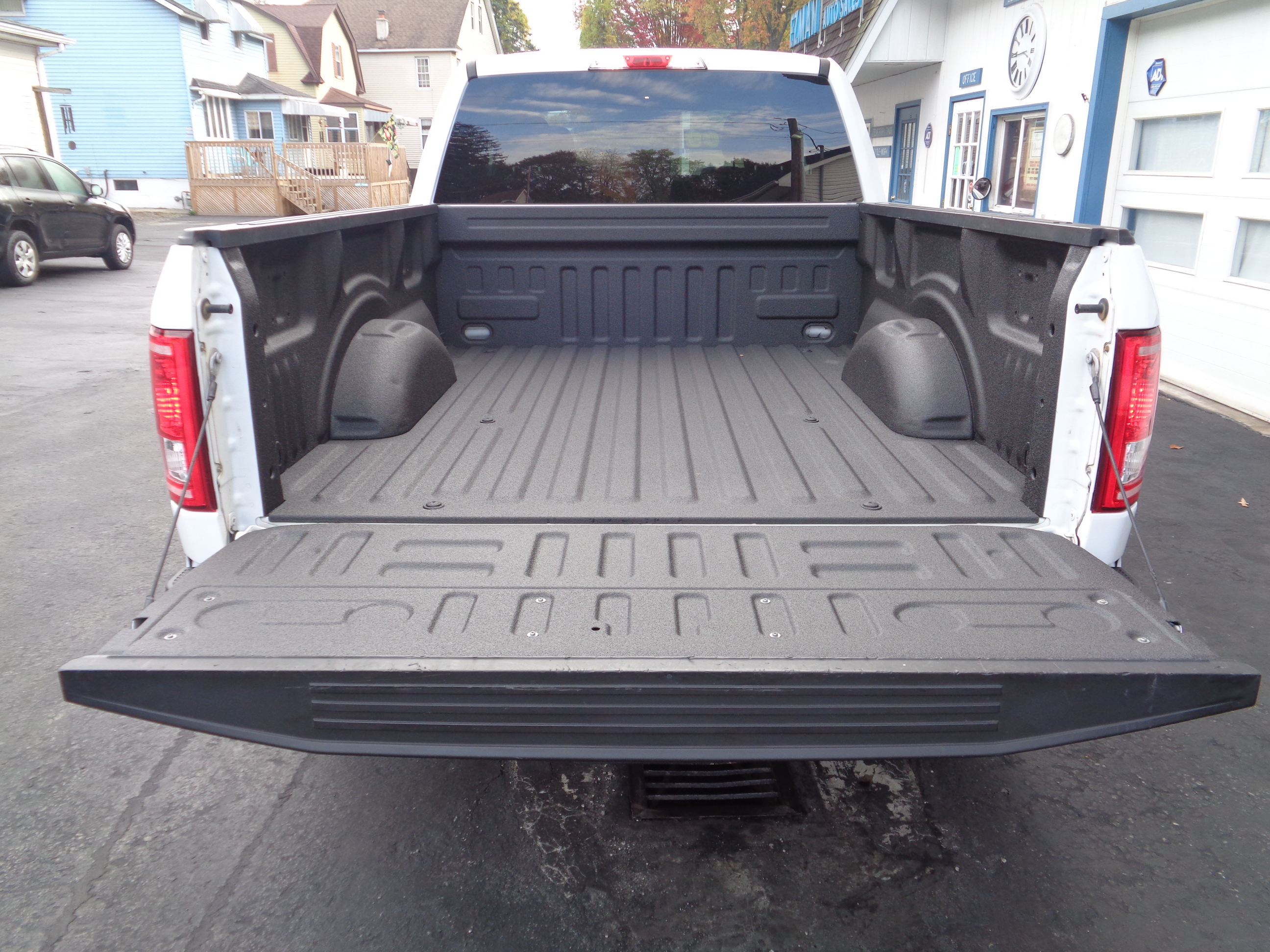 Used 2017 Ford F150 4x4 SuperCab image 9