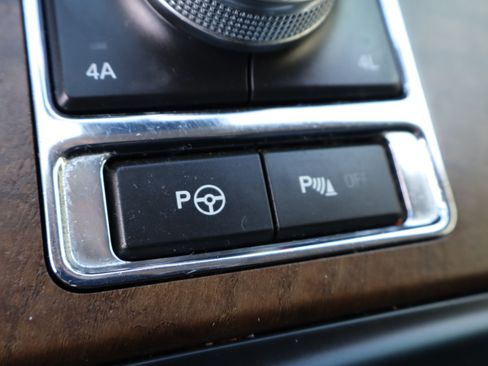 Used 2018 Ford Expedition Platinum image 43