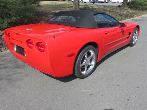 Used 2003 Chevrolet Corvette image 9