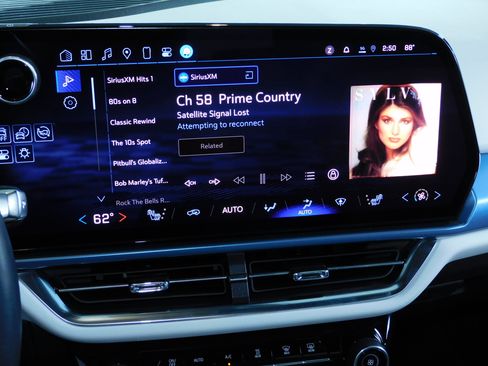 Used 2024 Chevrolet Equinox EV LT image 6