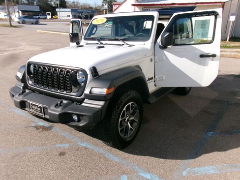 Used 2024 Jeep Wrangler Sport S image 14