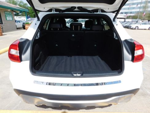 Used 2019 Mercedes-Benz GLA 250 image 7