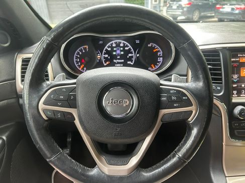Used 2015 Jeep Grand Cherokee 4WD Laredo image 11