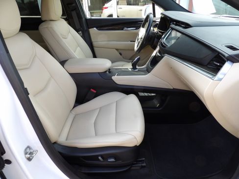 Used 2019 Cadillac XT5 FWD image 19