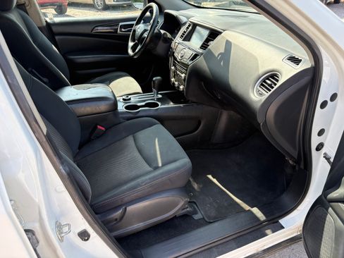 Used 2019 Nissan Pathfinder AWD/4WD image 13