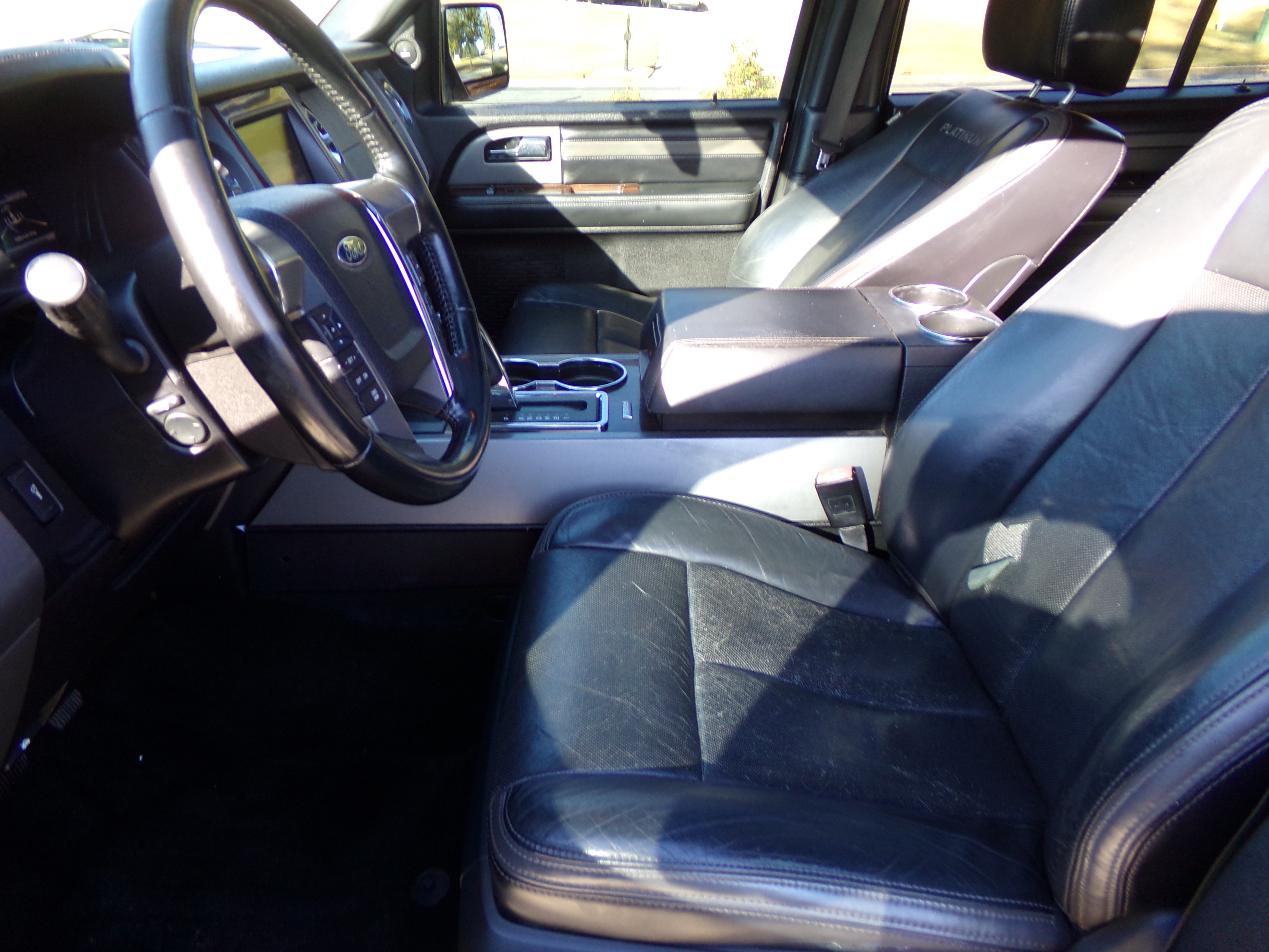 Used 2015 Ford Expedition Platinum AWD/4WD image 13