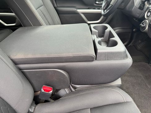 Used 2018 Nissan Titan SV image 55