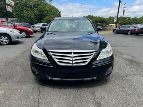 Used 2011 Hyundai Genesis 4.6 RWD image 8