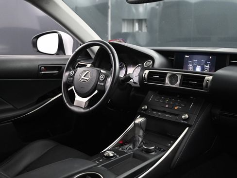 Used 2016 Lexus IS 300 image 42