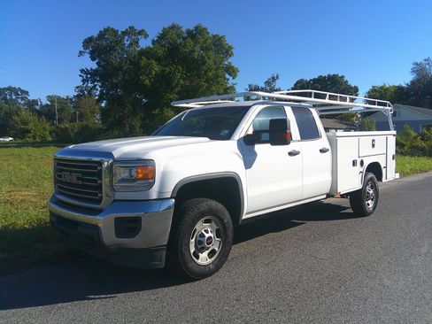 Used 2017 GMC Sierra 2500 Classic W/T image 1
