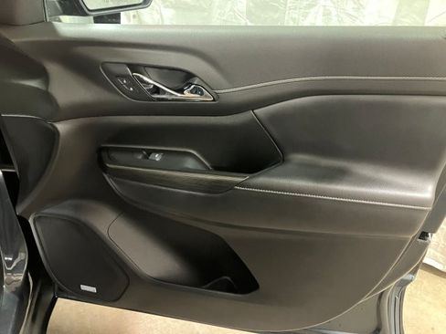 Used 2020 GMC Acadia SLT image 32