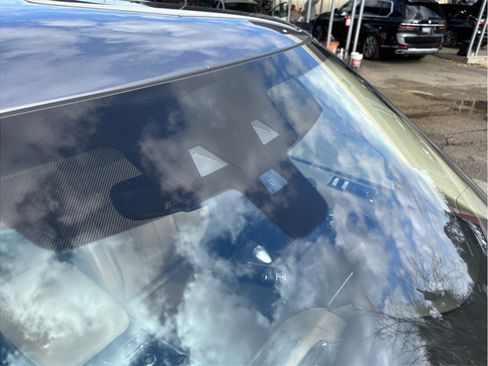 Used 2020 Land Rover Range Rover Sport SE image 12